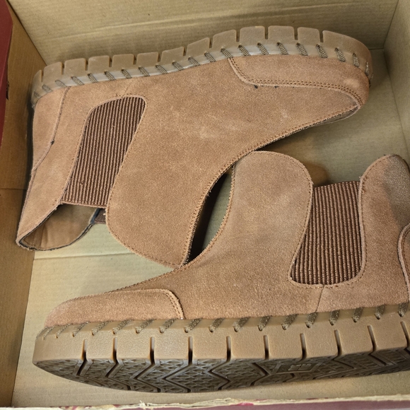 Mukluk Suede Ankle Boots - Picture 7 of 8